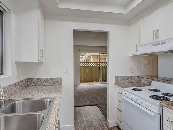 2nd image of 859 N Mountain Ave #8-G