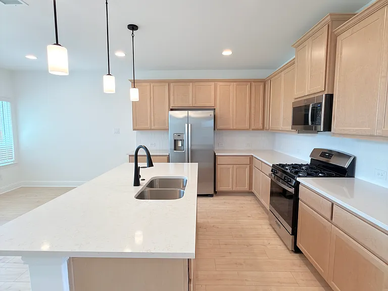 1809 Gleasondale Dr — Photo 9