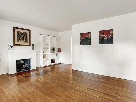 2nd image of 1619 Hermosa Dr NE