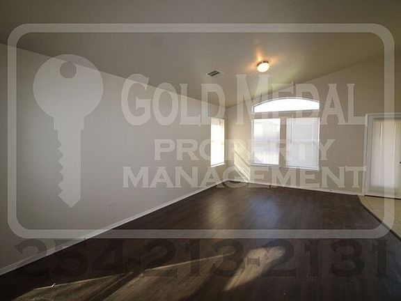 3rd image of 5103 Williamette Ln
