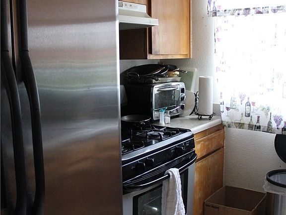 4th image of 8913 S Fir Ave