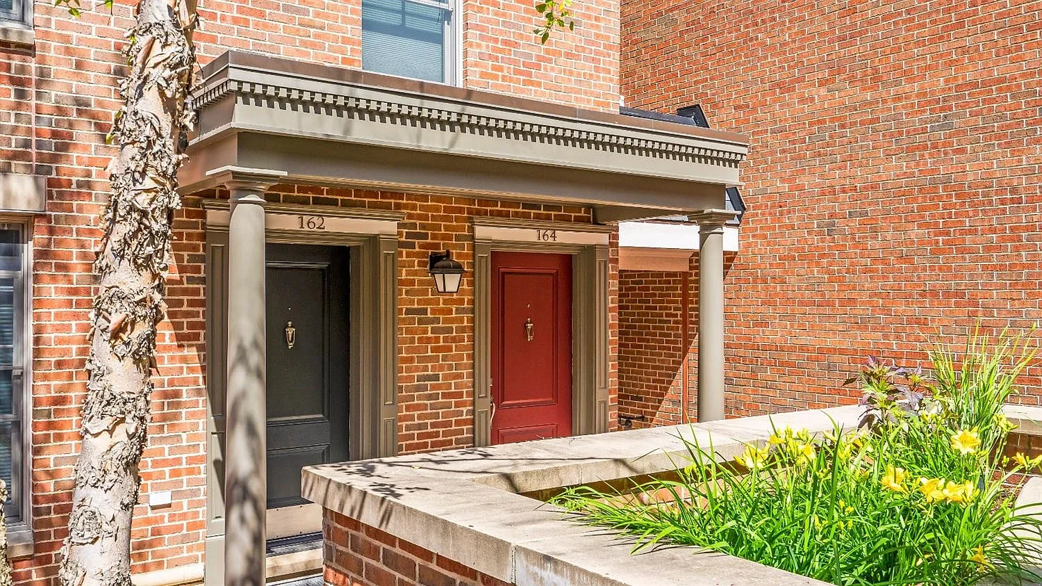 164 Ashley Mews Dr photo 1