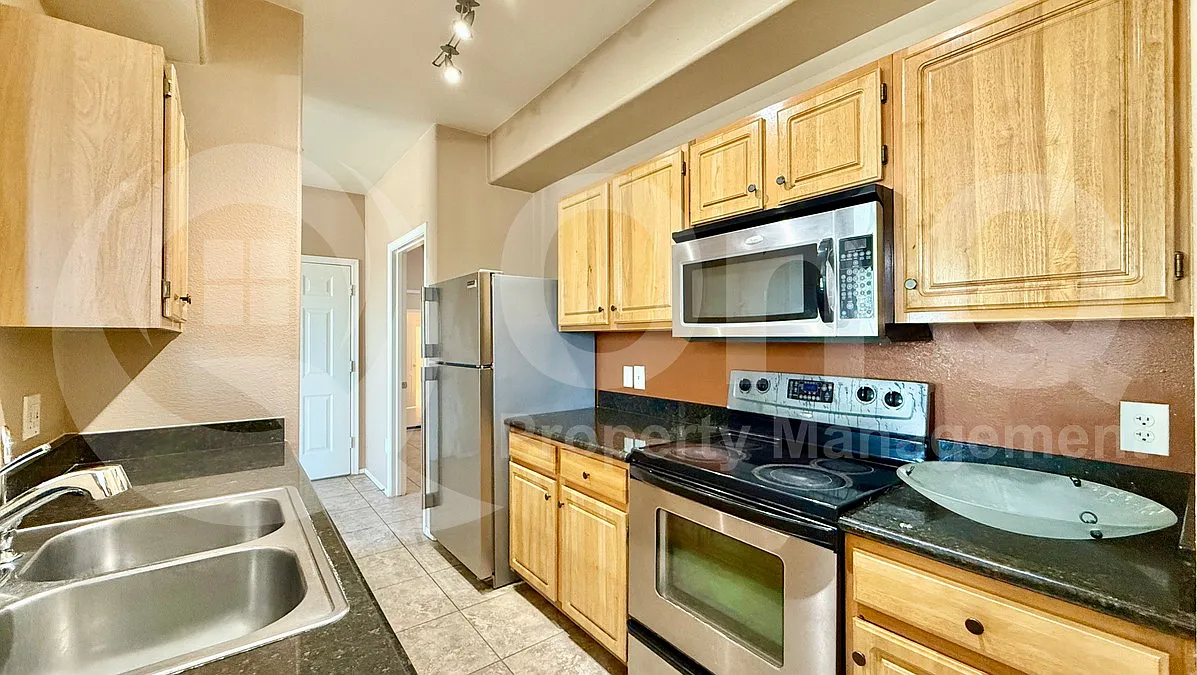 2 bed, 2.0 bath, 1019 sqft, $1,675 — Photo 3