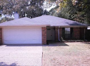 3208 Omega Dr, Tyler, TX 75701