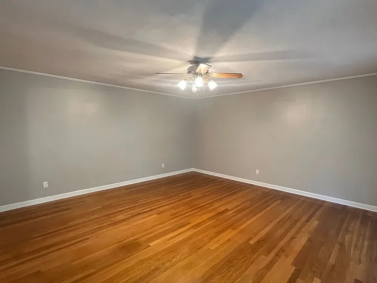 1943 Birchwood Way — Photo 7