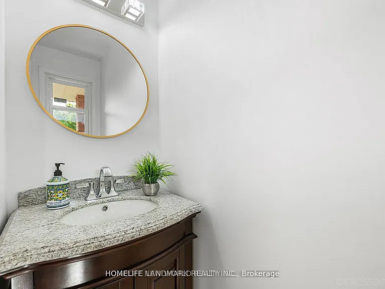 25 Lansbury Dr — Photo 13