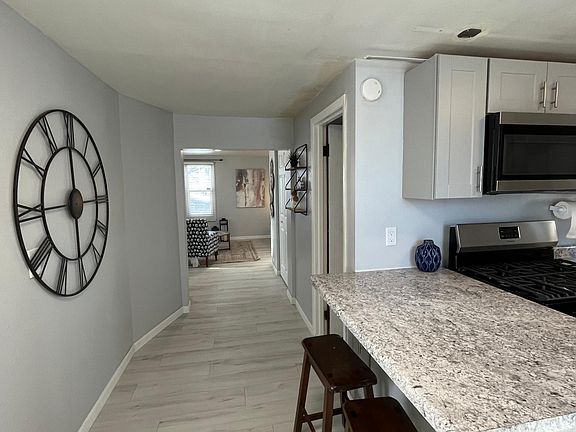 2nd image of 344 23rd Ave N #2