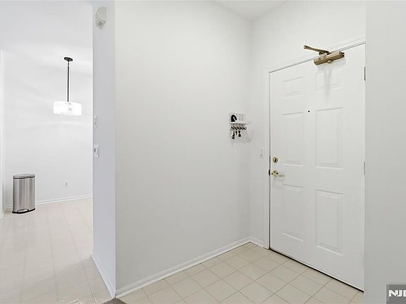 5th image of 5301 Richmond Rd