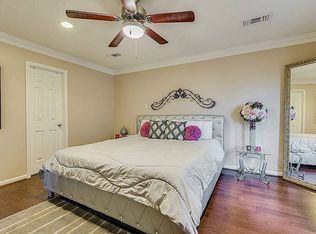 826 Yale St #A, Houston, TX 77007