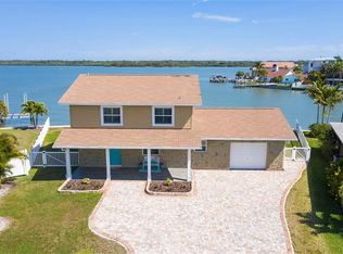 16115 5th St E, Redington Beach, FL 33708