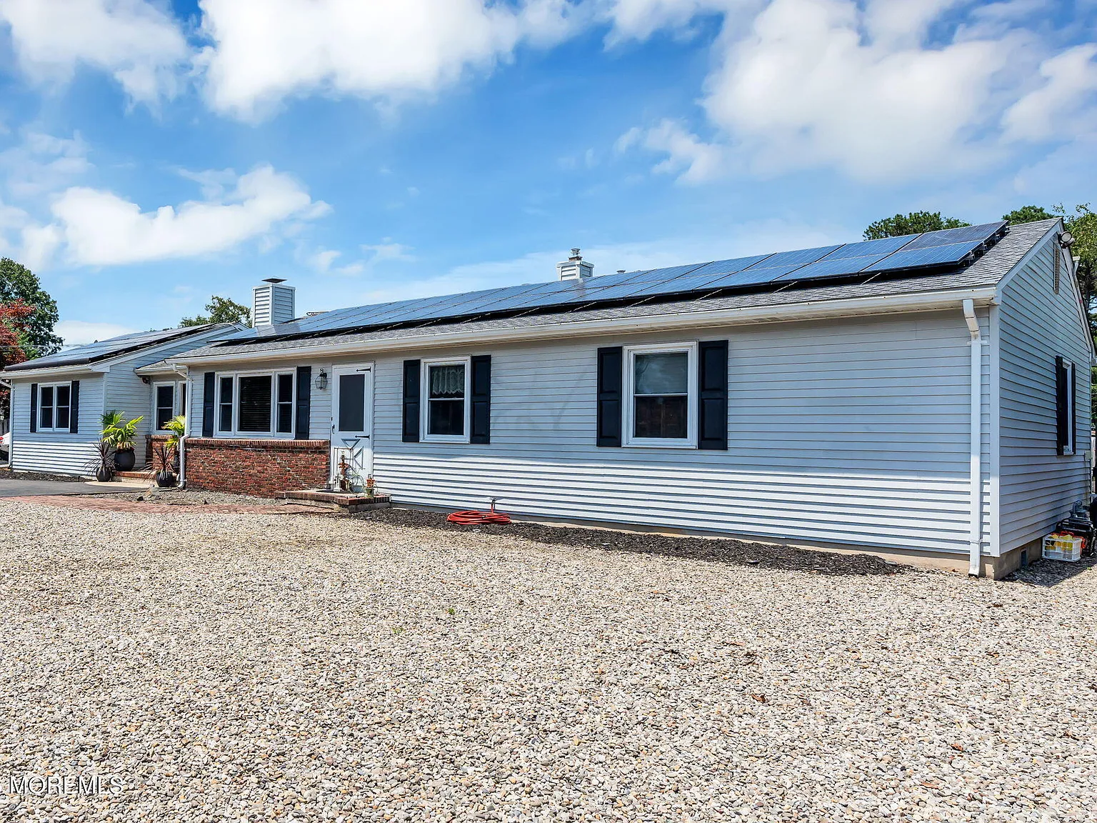 4 bed, $3,975 — Photo 2