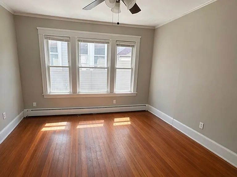 37-39 Pembroke Ave — Photo 4