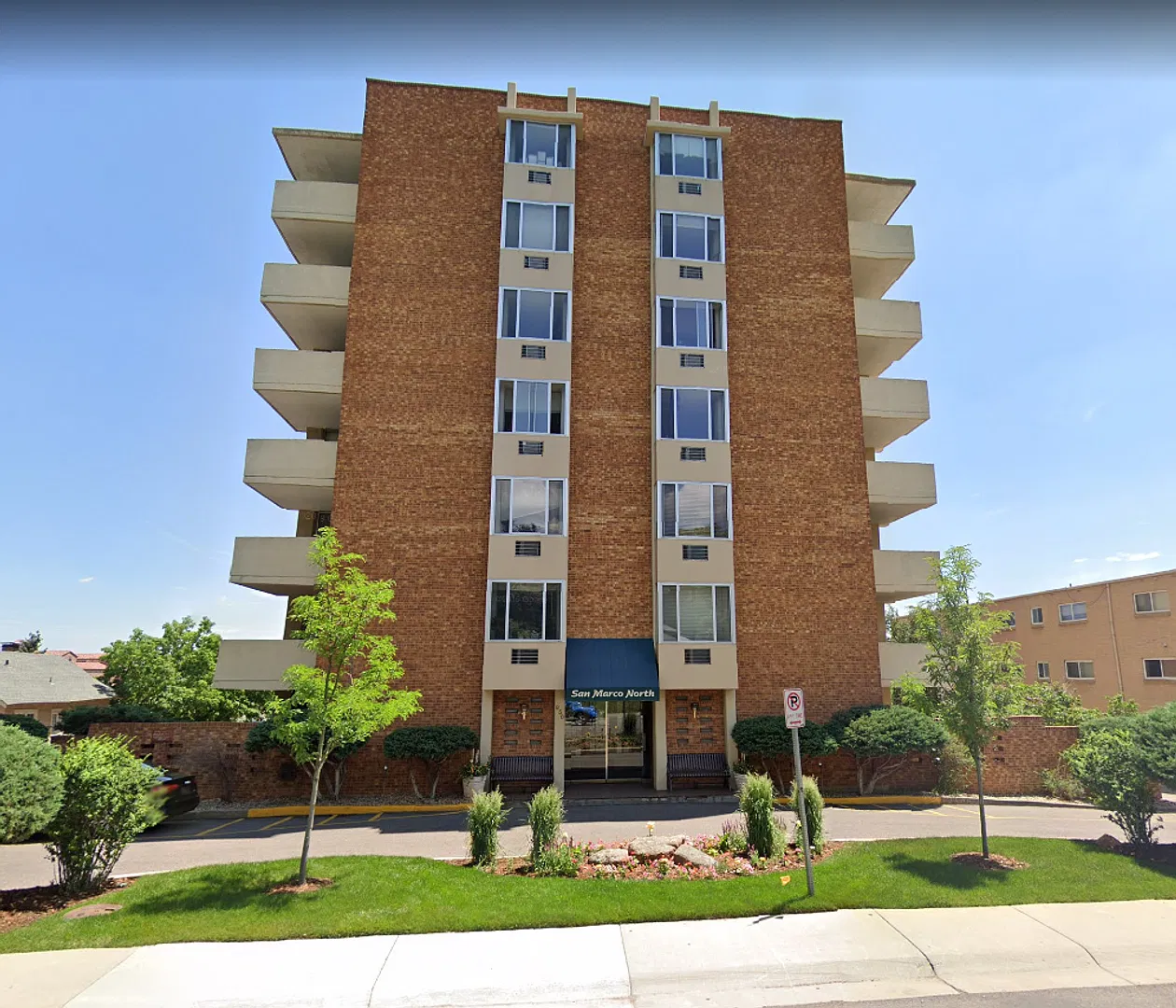 Rarely available, 7th Floor Condo in San Marco North! — Photo 1