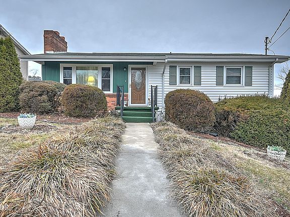2nd image of 127 Cherrywood Ln
