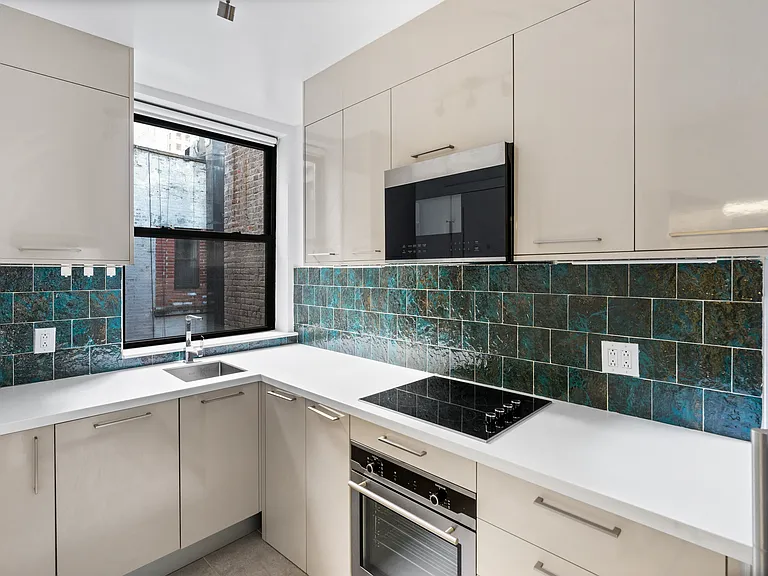 746 9th Ave #3C — Photo 8