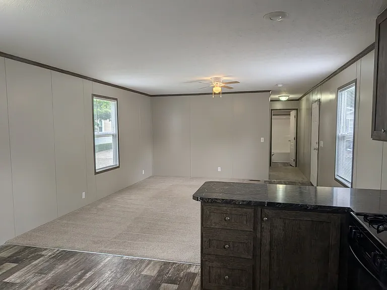Avon Lakes Estates — Photo 10