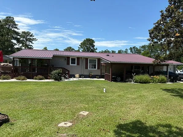 504 Fathom Ct, Hampstead, NC 28443