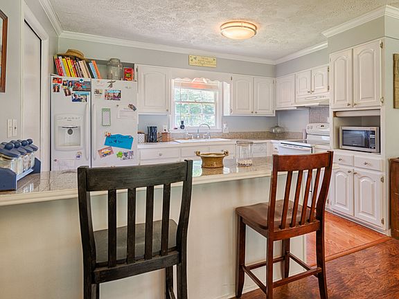 Kitchen island/bar