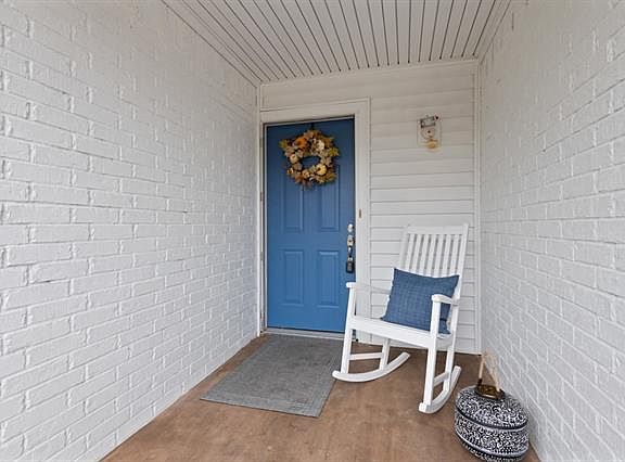 2nd image of 4013 Lakecliff Dr