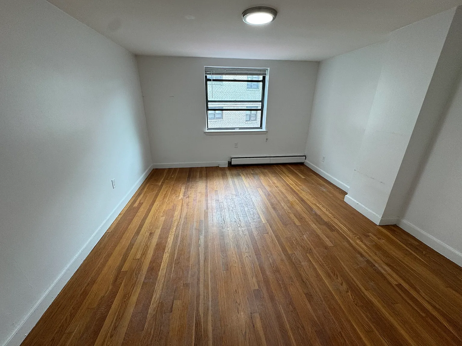 1 bed, 1.0 bath, $2,200 — Photo 2