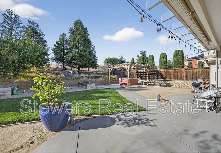 729 Copperfield Ct — Photo 25