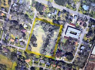 416 N Tinsley St, Angleton, TX 77515