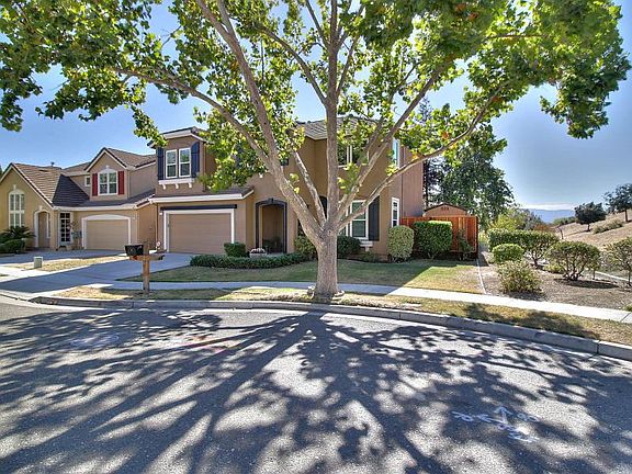 2nd image of 6719 Gentry Oaks Pl