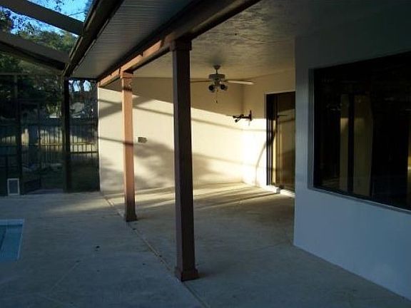 3rd image of 1017 Peninsula Ave