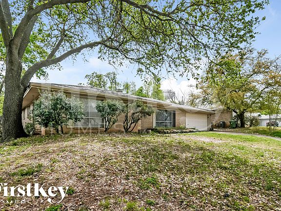 3rd image of 1504 Terrace St