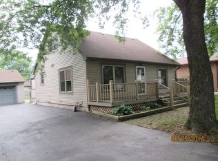 7982 W 100th St, Palos Hills, IL