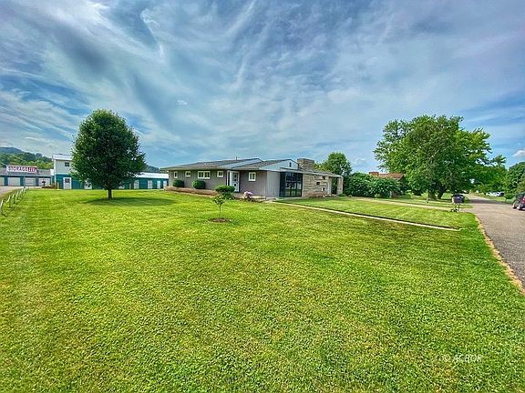 2nd image of 15 Kindlewood Dr