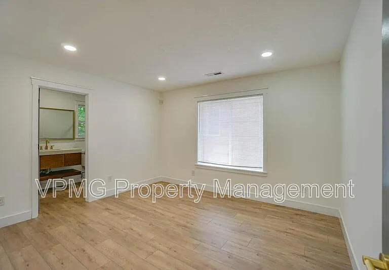 423 NW 153rd St — Photo 24
