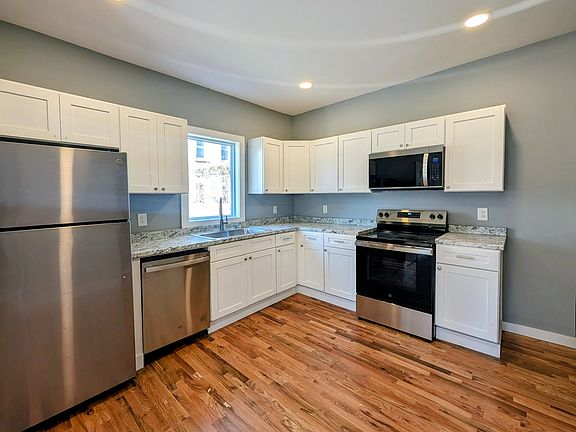 2nd image of 510-512 Columbia St #11571533
