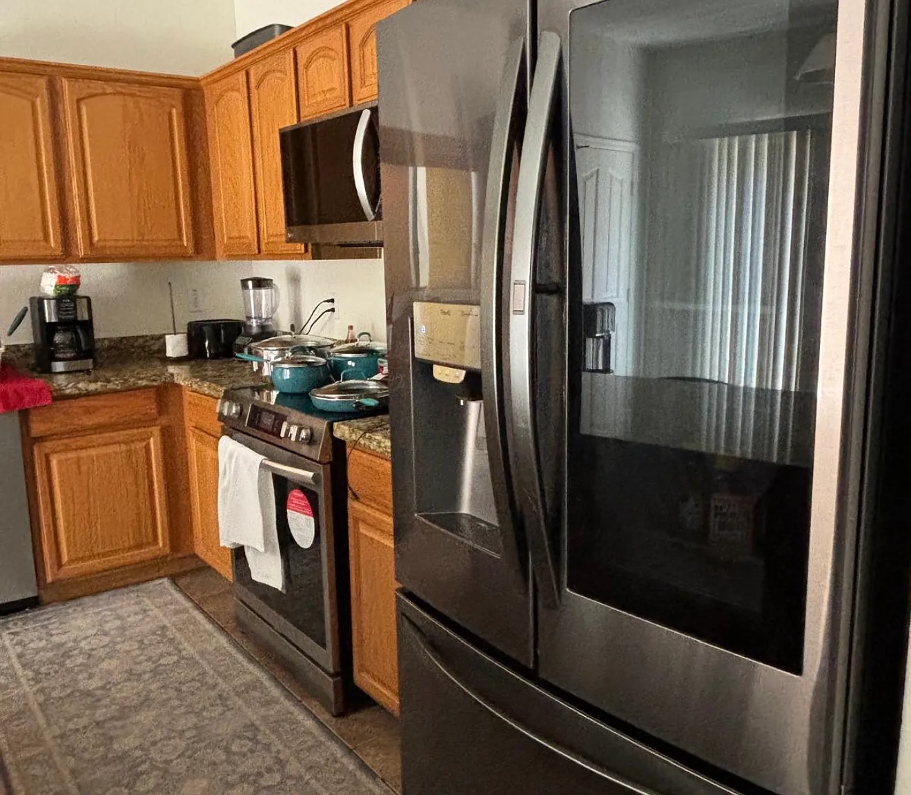 4 bed, 2661 sqft, $2,500 — Photo 2
