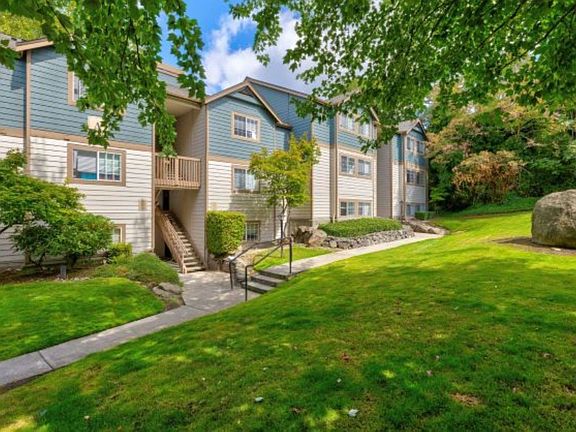 5th image of 209 21st Ave SW APT F-201