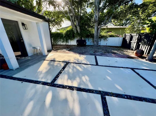 7844 SW 57th Ter, Miami, FL 33143