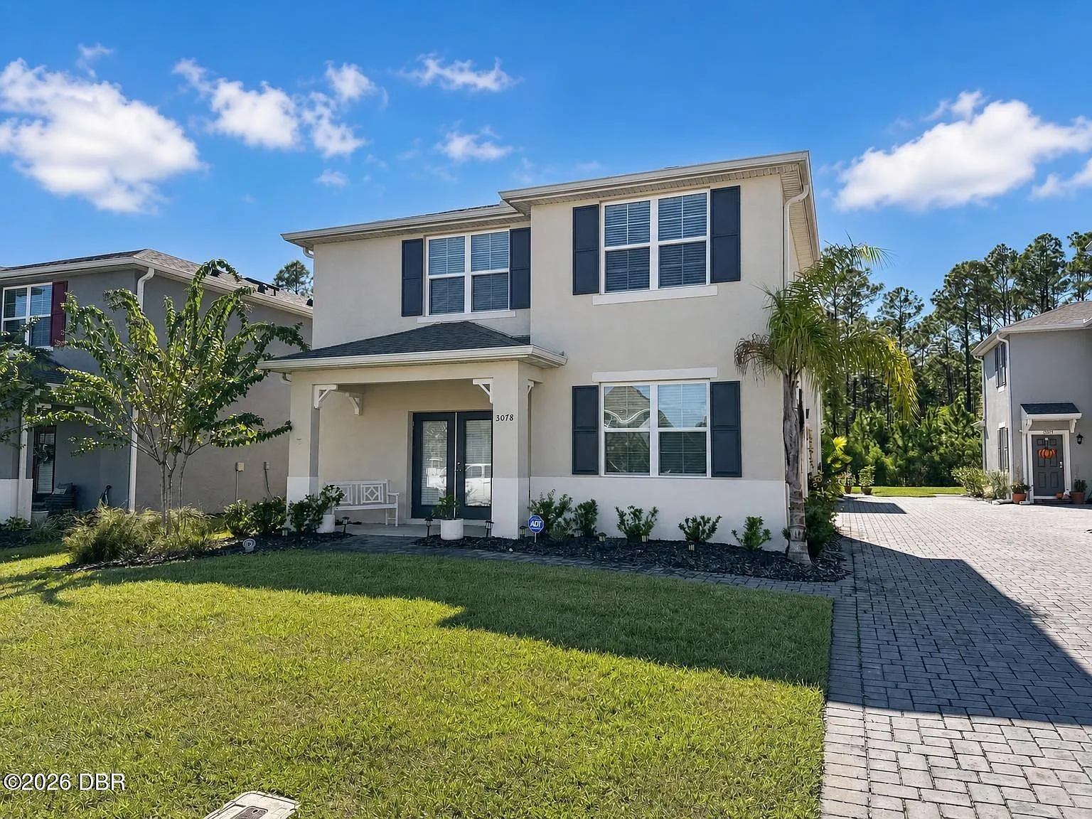 3 bed, 2.5 bath, 1614 sqft, $2,100 — Photo 2