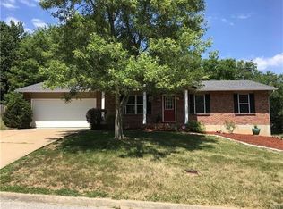 5541 Oak Pointe Dr, Imperial, MO 63052