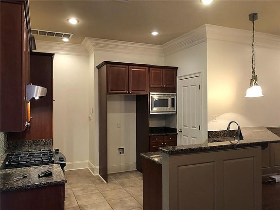3rd image of 1213 Magnolia Aly