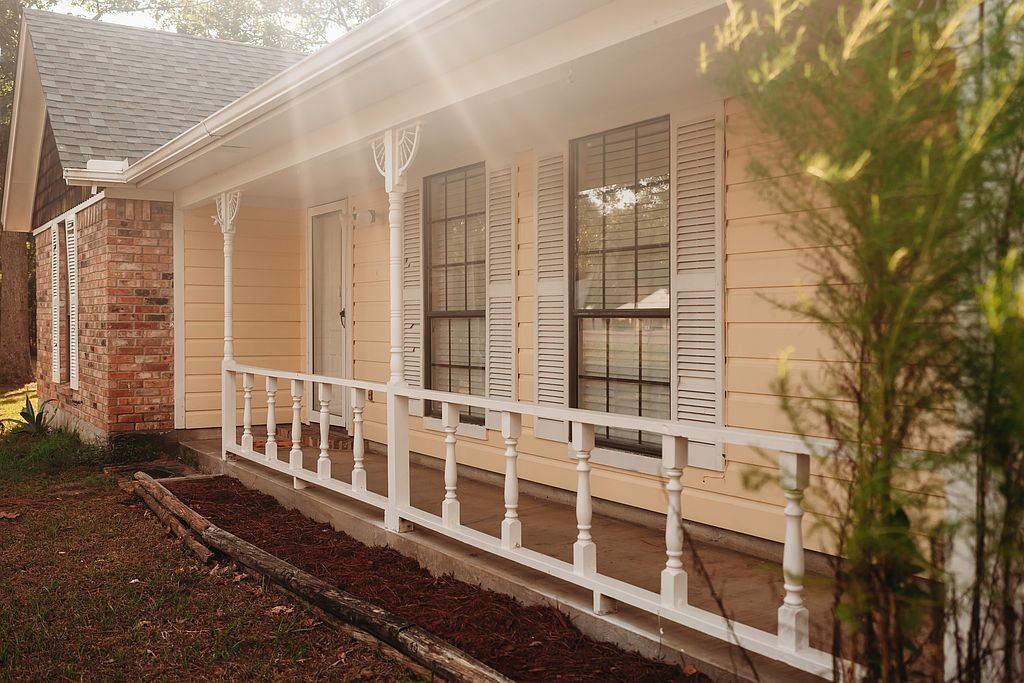 109 Evergreen St - Property Image