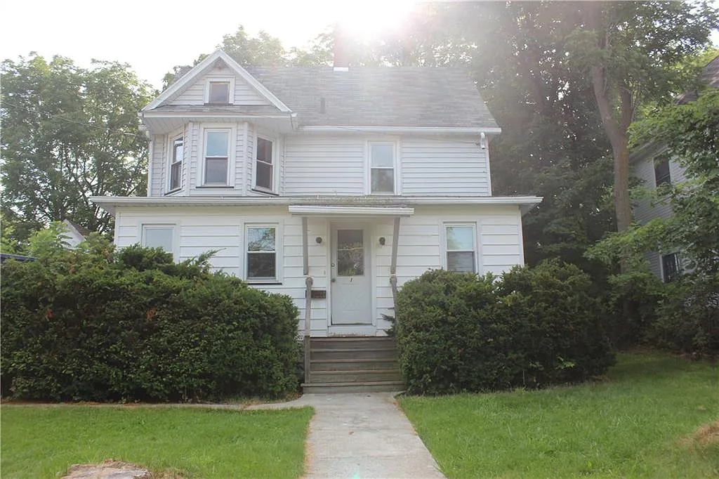 1 Callahan St photo 1