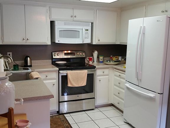 Roomy kitchen with upgraded appliances