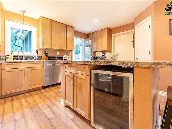 3rd image of 3851 Blessing Ave