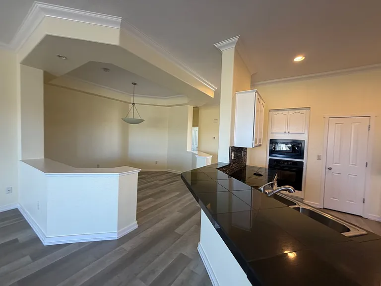 1041 Turnberry Dr — Photo 7
