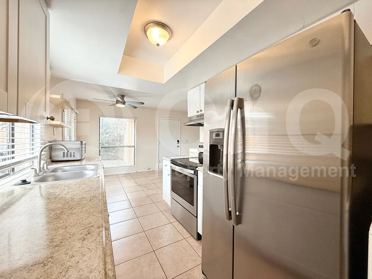 2 bed, 1.0 bath, 1060 sqft, $1,699 — Photo 4