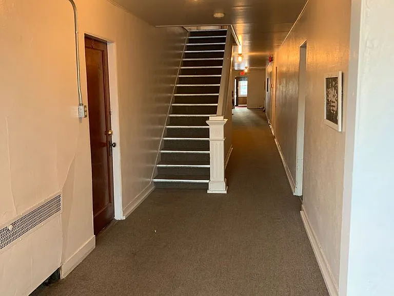 228 2nd Ave E — Photo 8