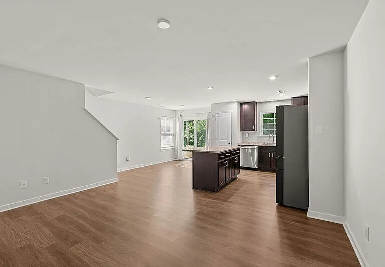3372 Dewsberry Ln — Photo 9