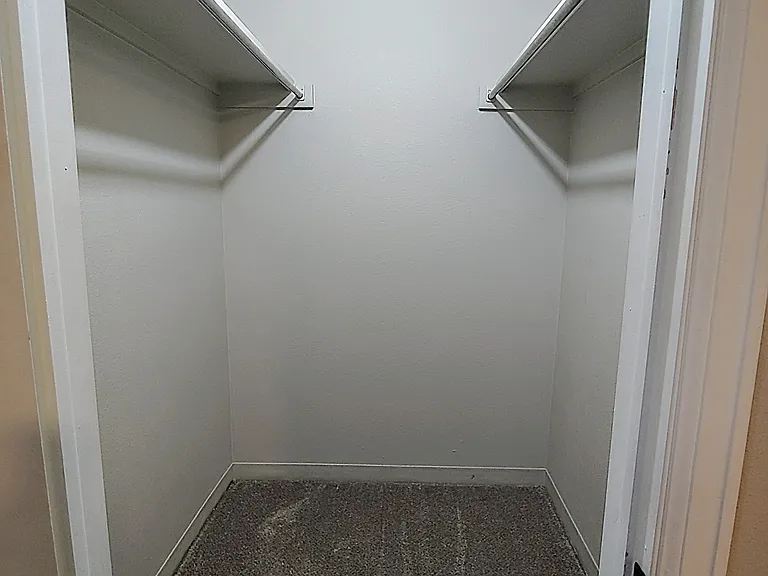 1422 Tesla Dr — Photo 5