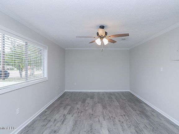 5th image of 110 Bermuda Dr