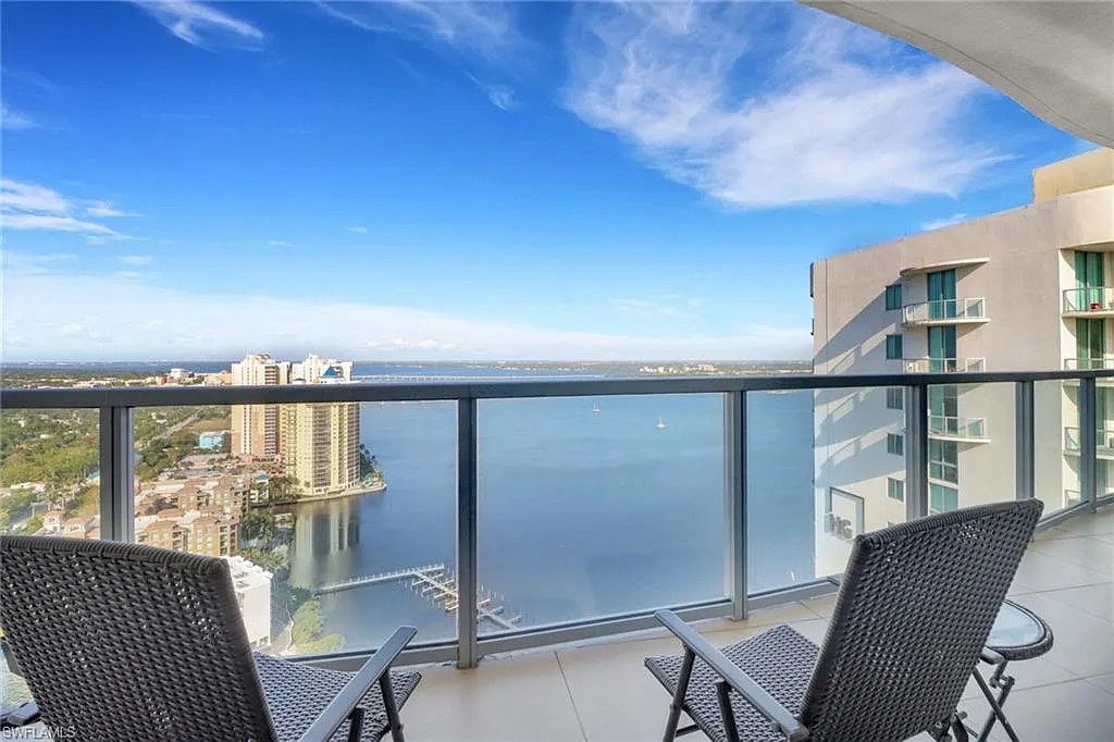 2 bed, 2.0 bath, 1008 sqft, $2,500 — Photo 1